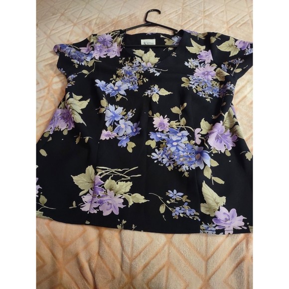 K Woman Top Size Unknown M To L See Measurement Photos Floral - Picture 7 of 8